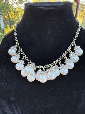VINTAGE 🌟J. Crew White Pearl and Crystal Bib Necklace